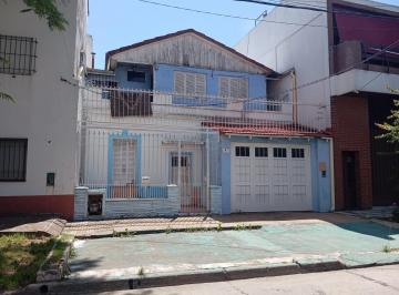 Casa · 200m² · 6 Ambientes · 1 Cochera · Casa en Venta a Refaccionar Ideal Inversor