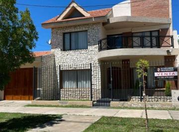 Casa · 220m² · 5 Ambientes · 2 Cocheras · Casa Barrio Olivos del Fundador