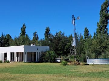 Casa de 4 ambientes, San Miguel del Monte · Chacras de Abbott - Moderna Casa de Campo con Pileta