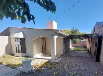 Casa de 4 ambientes, San Martín · Se Vende Casa en Barrio Mebna