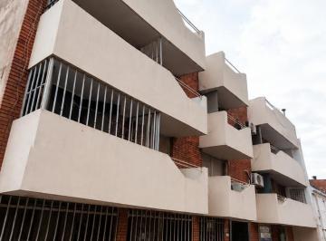 Departamento · 55m² · 3 Ambientes · Venta - 2 Dorm. - Entre Rios 500