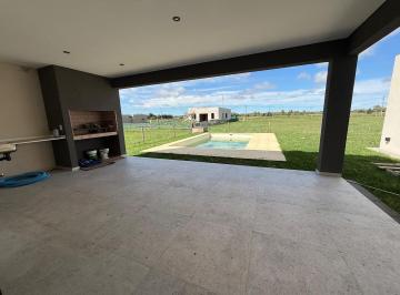Casa · 175m² · 4 Ambientes · 6 Cocheras · Venta Casa Pileta - Fincas de San Vicente Joven Permuta