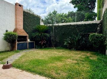 PH de 4 ambientes, Liniers · Tipo Casa 4 Ambientes Al Contrafrente en Planta Baja con Patio, Fondo, Parrilla y Dos Baños