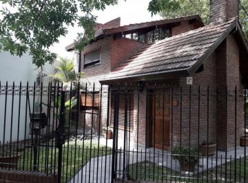 Casa de 5 ambientes, Esteban Echeverría · Casa con 250 m² Totales y 4 Dorm. en Venta en Monte Grande