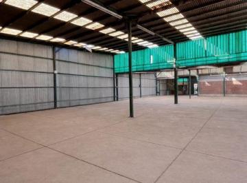 Bodega-Galpón · 550m² · 3 Ambientes · Galpón en Alquiler en Jesús Nazareno