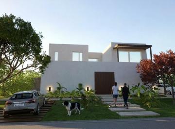 Casa · 313m² · 6 Ambientes · 4 Cocheras · Casa Interna en Amarras, 5 Dorm., con Financiación!