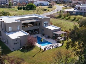 Casa · 506m² · 9 Ambientes · 2 Cocheras · Venta Casa 4 Dorm. en Pilará