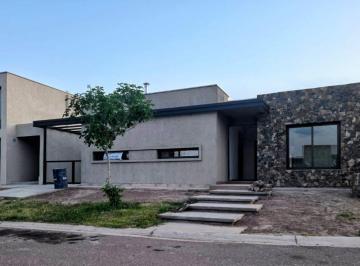 Casa de 6 ambientes, Luján de Cuyo · Casa en Venta en Barrio Privado La Luisa