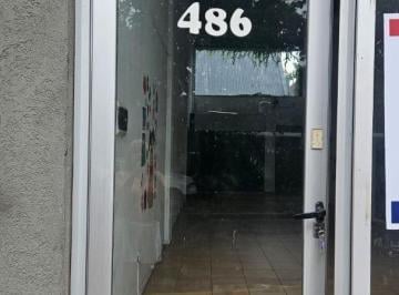 Local comercial · 50m² · 1 Ambiente · Local en Alquiler Ituzaingó