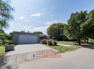 Casa · 300m² · 4 Ambientes · 2 Cocheras · Casa Planta Baja en Piedras Blancas