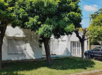 Casa · 80m² · 4 Ambientes · 1 Cochera · Casa en Venta Lisandro Olmos