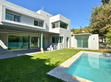 Casa · 200m² · 6 Ambientes · 1 Cochera · Casa en Venta en Quintas de Villa Warcalde