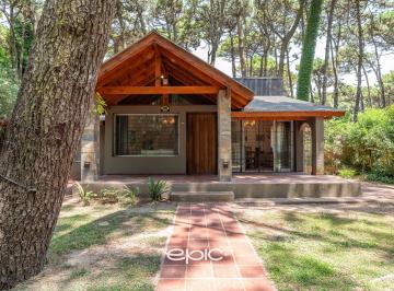 Casa · 150m² · 5 Ambientes · 1 Cochera · Casa en Venta en Pinamar