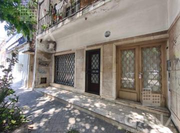 Departamento · 130m² · 8 Ambientes · Departamento de 4 Dorm. en P. B. con Ingreso Independiente. Apto Profesional.