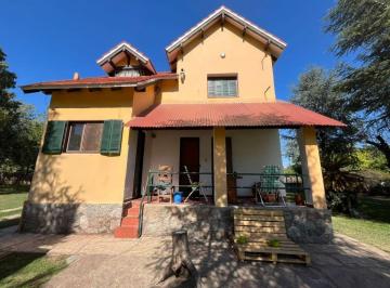 Casa de 12 ambientes, Cosquín · Espectacular Casa con Gran Parque + Pileta + Galería!
