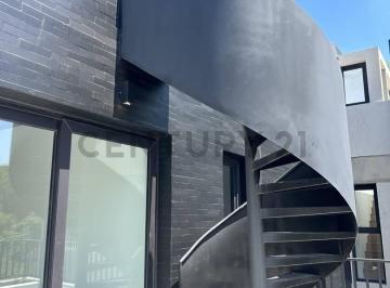 Oficina comercial · 192m² · Departamento en Venta en City Bell, La Plata