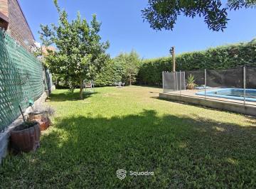 Casa · 188m² · 5 Ambientes · 2 Cocheras · Venta/permuta: Casa de 3 Dorm., Piscina, Pueblo Esther - Santa Fe