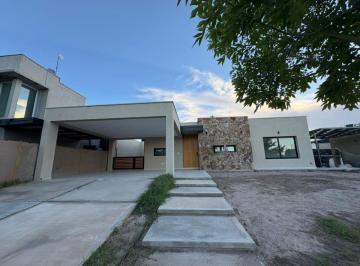 Casa de 5 ambientes, Luján de Cuyo · Casa en Venta en Barrio Privado La Luisa