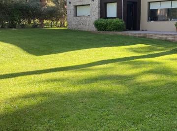 jardin frente Pinzon · Hermosa Casa Luminosa y Super Funcional