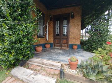 Casa · 115m² · 3 Ambientes · 4 Cocheras · Venta Casa 3 Mabientes Estilo Campo en Domselaar