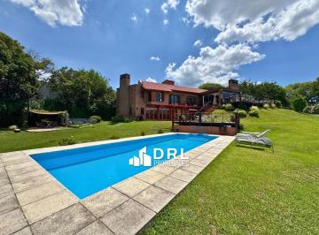 Casa · 498m² · 4 Dormitorios · Casa en Venta en Las Delicias