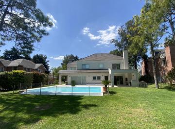 Casa · 330m² · 6 Ambientes · 2 Cocheras · Casa en Venta y Alquiler Saint Thomas Canning