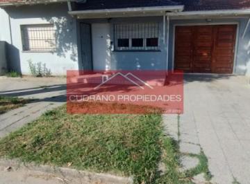 Casa · 100m² · 3 Ambientes · 1 Cochera · ¡Retasada! Tu Casa en Miramar: 3 Ambientes con Parque en Barrio Las Palmas.