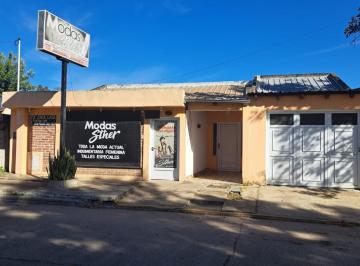 Casa · 80m² · 5 Ambientes · 1 Cochera · Se Vende Casa en Feliciano!