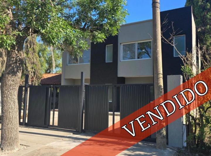 Casa · 92m² · 4 Ambientes · 1 Cochera