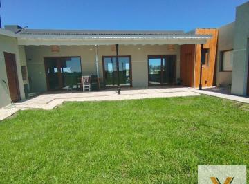 Casa · 195m² · 4 Ambientes · Casa en Venta - 3 Dorm. 2 Baños - 600 m² - Mar del Plata