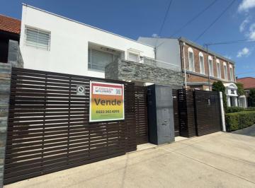 PH · 73m² · 3 Ambientes · 1 Cochera · PH 3 Amb C /cochera - Parque Luro