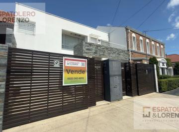 PH · 73m² · 3 Ambientes · 1 Cochera · PH 3 Amb C /cochera - Parque Luro