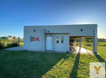 Casa · 80m² · 3 Ambientes · 1 Cochera · Casa en Venta - 2 Dorm. 1 Baño - Chacabuco