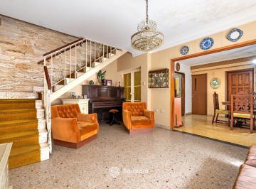 PH · 113m² · 5 Ambientes · Venta - PH de 2 Dorm. con Terraza. Arroyito, Rosario.