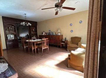 PH · 1m² · 6 Ambientes · 1 Cochera · PH en Venta