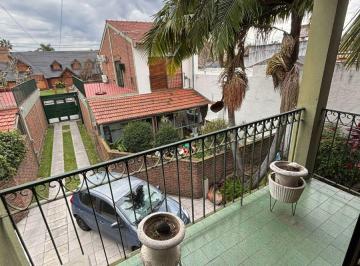 PH de 4 ambientes, Morón · Mirá Este Dúplex! con 160 m² Construidos, de 4 Ambientes con 2 Cocheras y Jardín