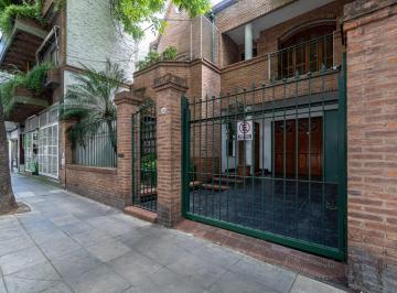 Casa · 260m² · 5 Ambientes · 1 Cochera · Casa - a m Parque Centenario - Jardín - Cochera