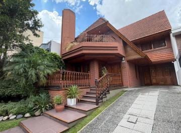 Casa · 531m² · 5 Ambientes · 4 Cocheras · Adrogue Chalet en Venta Ubicacion Calidad Constructiva 4 Dor
