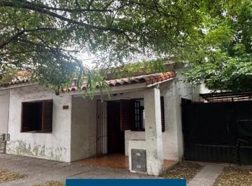 Casa · 70m² · 3 Ambientes · Chalet en Venta - Don Bosco 3081
