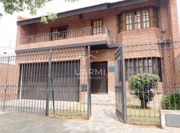 Casa · 360m² · 9 Ambientes · 2 Cocheras · Casa en Tres Cerritos - Los Carolinos