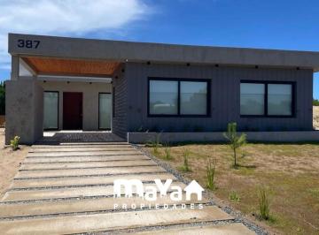 Casa · 225m² · 6 Ambientes · 2 Cocheras · Casa en Venta