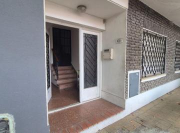 Casa de 3 ambientes, Lomas de Zamora · Hermoso PH Totalmente Reciclado a Nuevo! Barrio Residencial