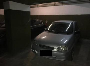 Garage · 15m² · Cochera Cubierta / Avellaneda 100