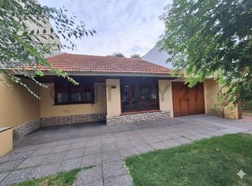 Casa · 75m² · 3 Ambientes · 1 Cochera · Casa en PH de 3 Ambientes en Zona Parque Luro