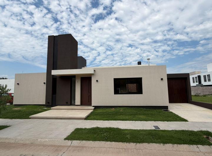 Casa · 165m² · 6 Ambientes