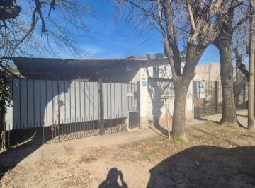 Casa de 5 ambientes, La Plata · Venta! Casa con Local a La Calle. con Parque y Pileta, en Excelente Zona, 511 E/ 23 Bis y 24