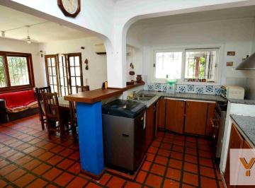 Casa · 120m² · 4 Ambientes · 1 Cochera · Casa en Venta - 3 Dorm. 2 Baños - 150 m² - Manuel B. Gonnet, La Plata