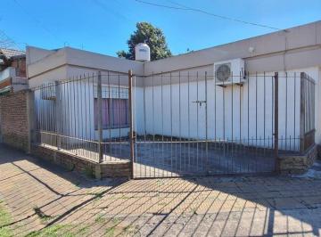 PH · 76m² · 4 Ambientes · PH Al Frente 4 Ambientes - Castelar Norte