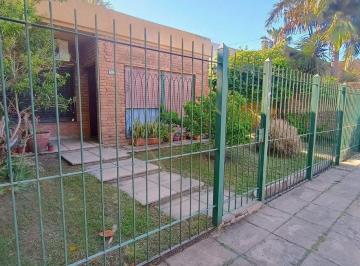 Casa · 111m² · 4 Ambientes · 1 Cochera · Casa 4 Ambientes - Castelar Norte