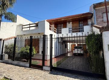 Casa · 280m² · 6 Ambientes · Casa 6 Ambientes - Castelar Norte